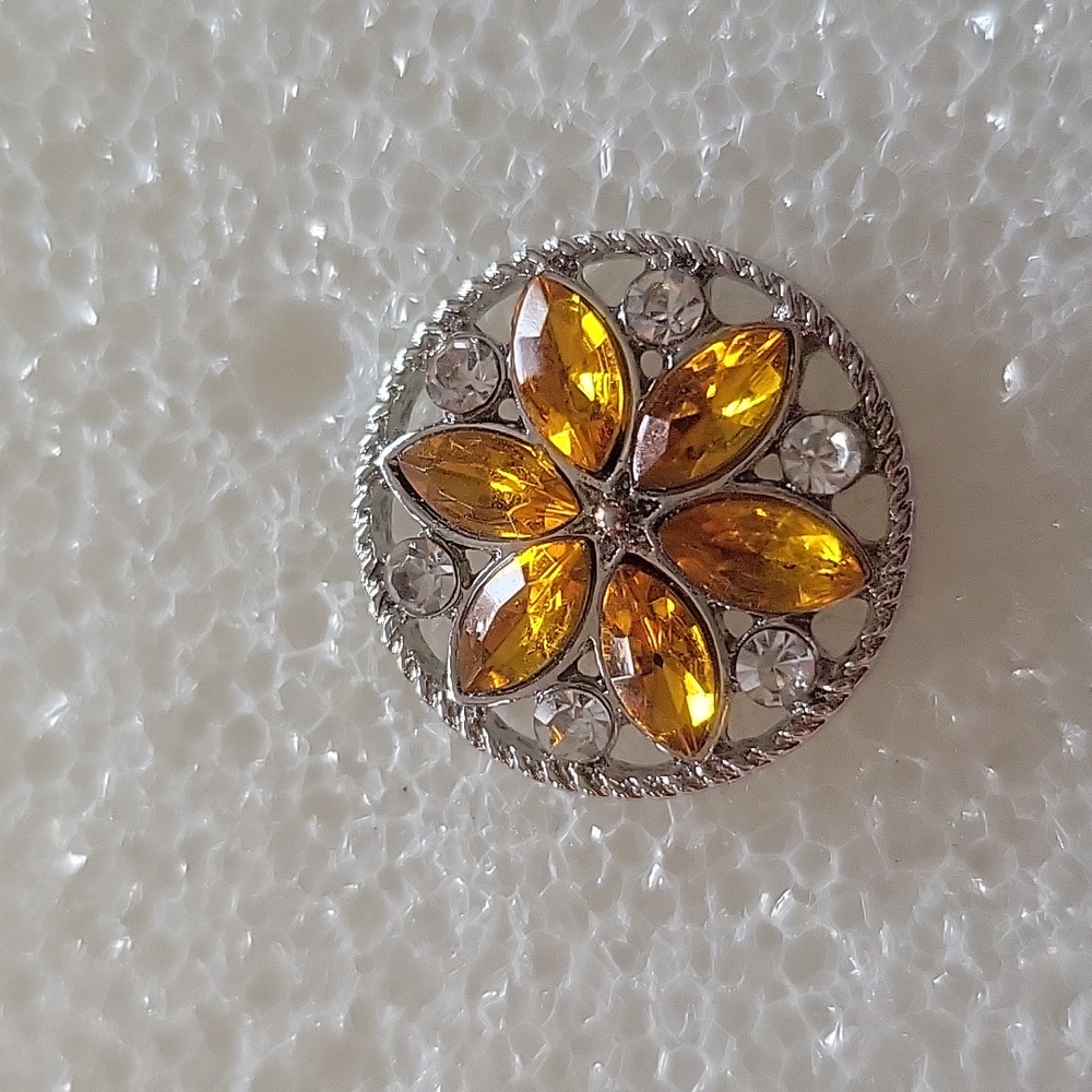 Amber Stones with rhinestones Ginger Snap Button 18MM